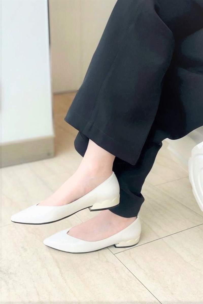 REZOY デザインヒールカッターパンプス