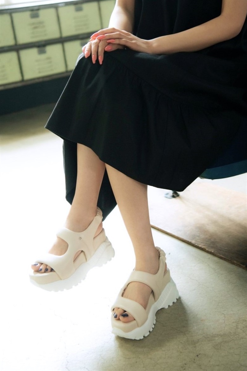 REZOY クッションストラップスポーツサンダル