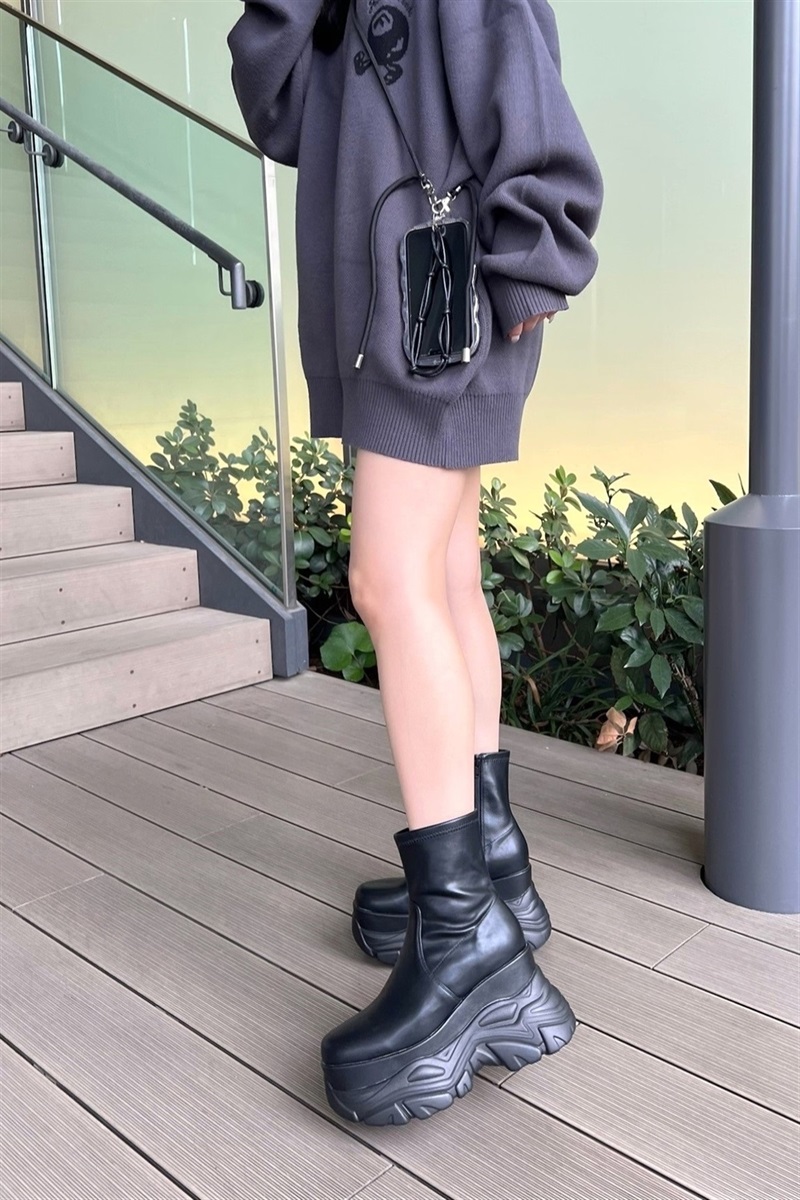 R&E 厚底ラバーStormストレッチショートブーツ