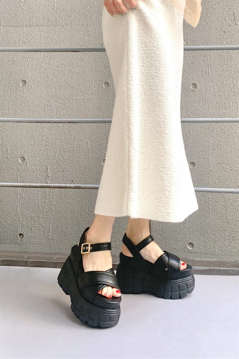 R&E ステッチクロスアッパー厚底サンダル