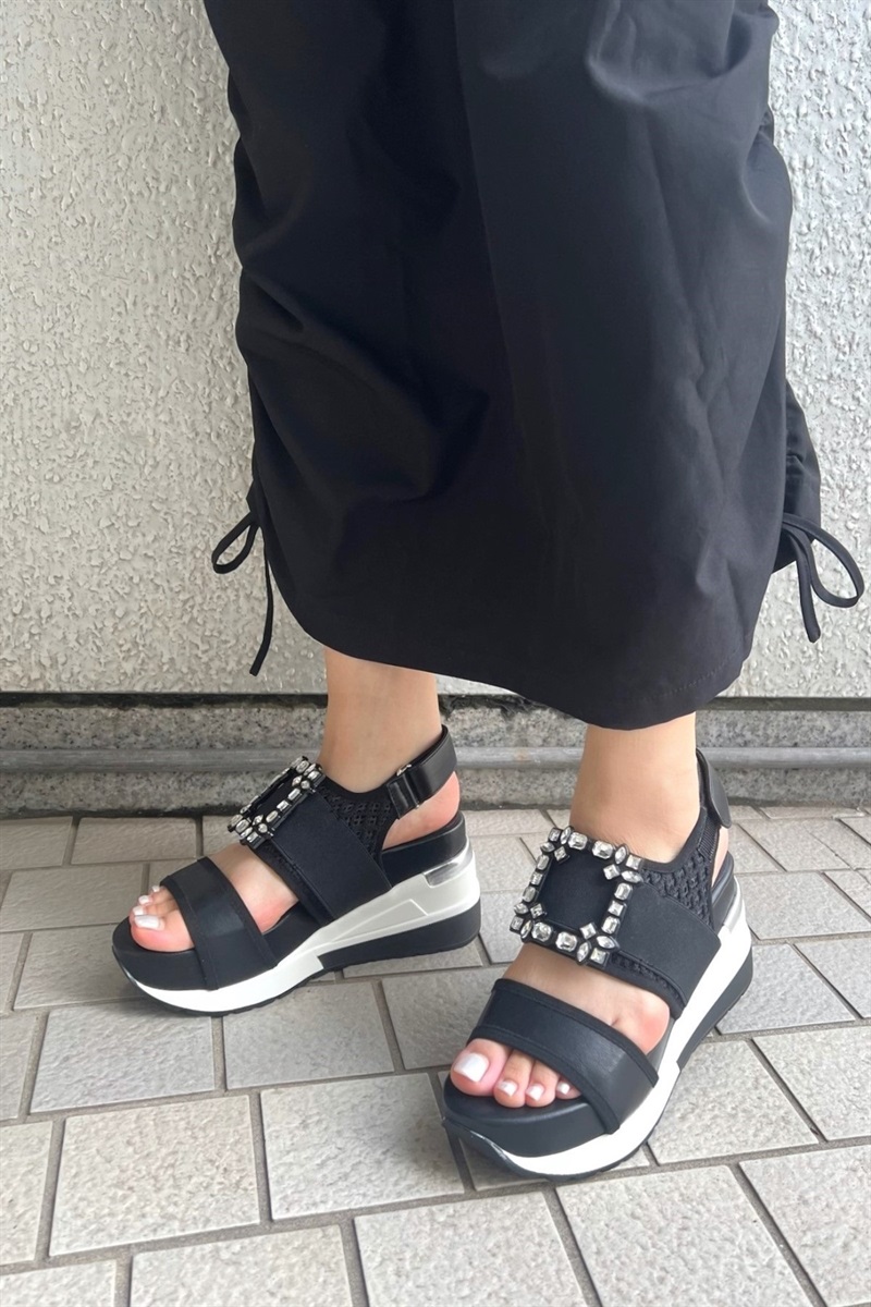 REZOY ジュエリーバックルスニーカーソールサンダル